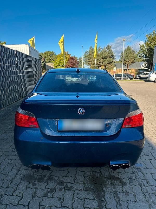 Blau Gebraucht 2004 BMW 545 Limousine | 7.000 € (Fairer Preis) - Bild 1/4