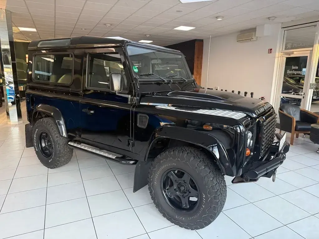 Gebraucht Land Rover Defender S 122 PS (89 kW) 2008 Schwarz SUV