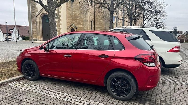 Gebraucht Citroën C4 PureTech 131 PS (96 kW) 2015 Rot Limousine