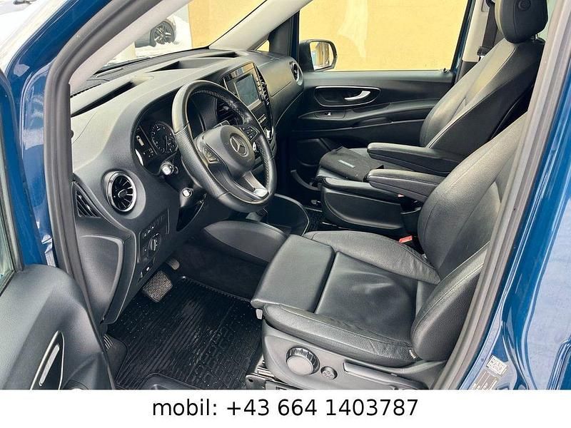 Gebraucht Mercedes Vito 237 PS (174 kW) 2023 Blau Van