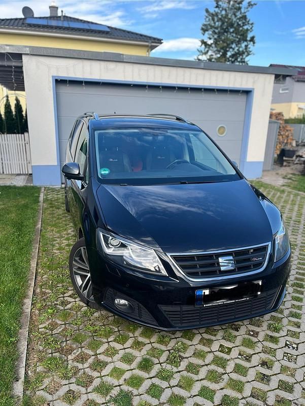 Schwarz Gebraucht 2017 Seat Alhambra FR-Line Van / Kleinbus | 28.500 € - Bild 1/4