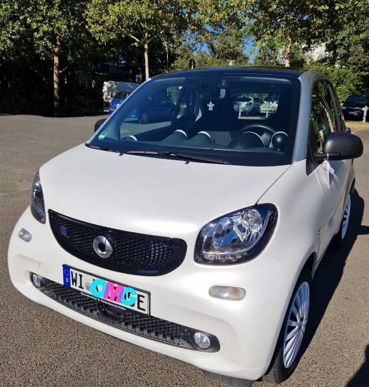 Weiß Gebraucht 2019 Smart ForTwo Electric Drive Coupé | 8.500 € (Fairer Preis) - Bild 1/4