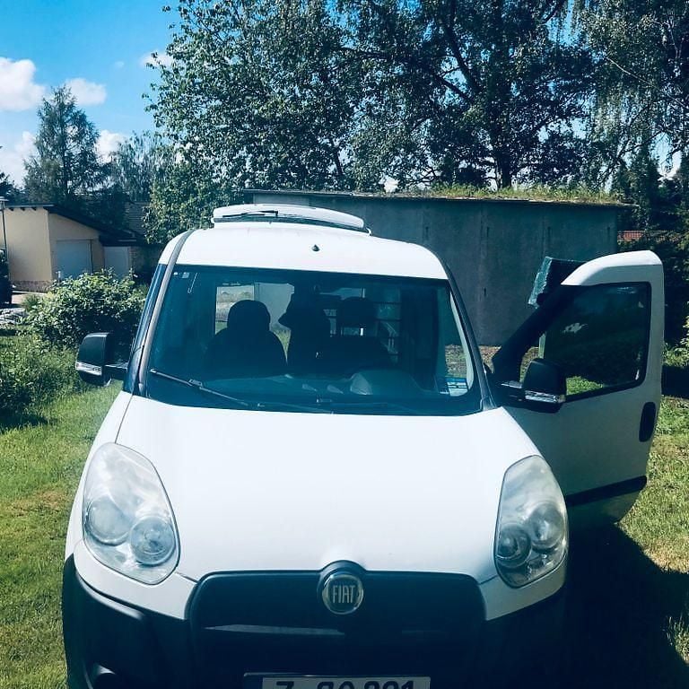 Gebraucht Fiat Doblò Dynamic 95 PS (69 kW) 2011 Weiß Van / Kleinbus