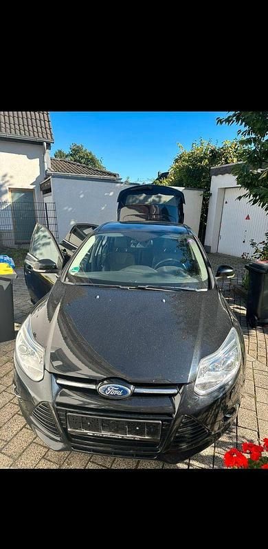 Gebraucht Ford Focus 182 PS (133 kW) 2013 Blau Limousine