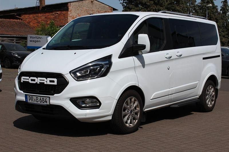 Gebraucht Ford Tourneo Titanium 131 PS (96 kW) 2019 Weiß Van / Kleinbus