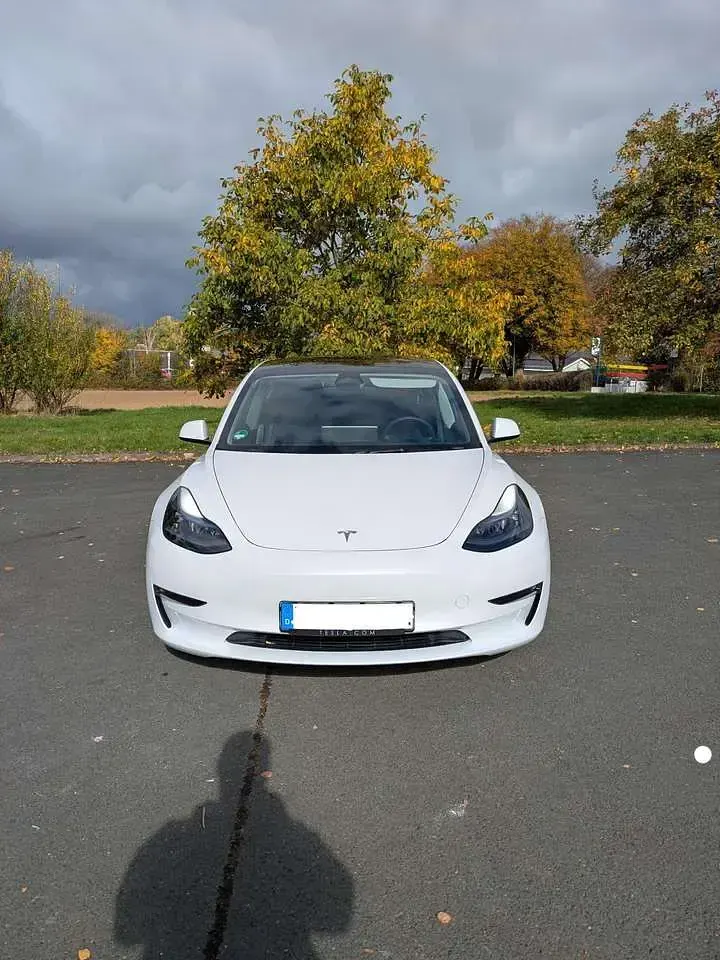 Gebraucht Tesla Model 3 366 kW (498 PS) 2023 Weiß Limousine