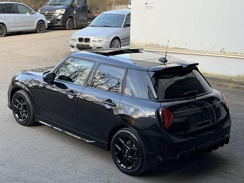 Gebraucht Mini John Cooper Works 204 PS (150 kW) 2024 Schwarz Kleinwagen