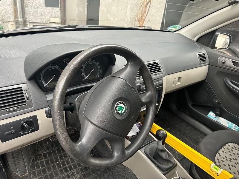 Blau Gebraucht 2005 Skoda Fabia Classic Kombi | 1.150 € (Guter Preis) - Bild 1/4