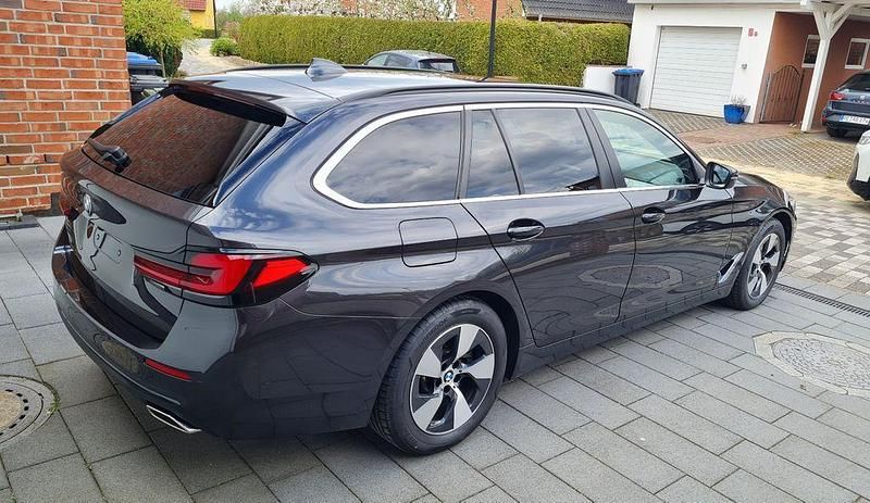 Gebraucht BMW 520 190 PS (139 kW) 2022 Schwarz Kombi