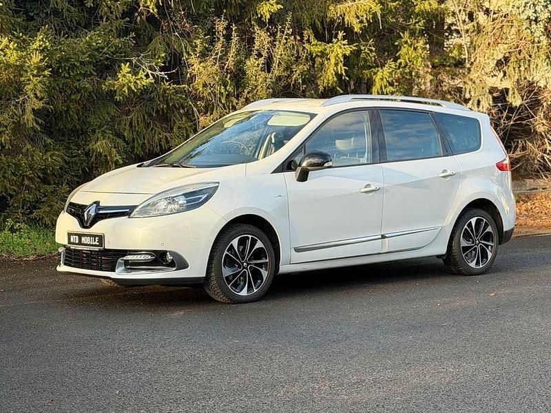 Weiß Gebraucht 2015 Renault Scénic III Bose Edition Van / Kleinbus | 6.999 € (Fairer Preis) - Bild 1/4