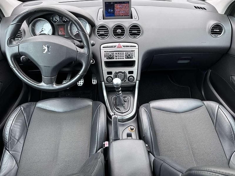 Second-hand Peugeot 308 Platinum 174 CP (127 kW) 2008 Negru Hatchback