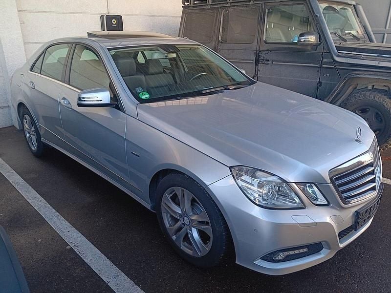 Gebraucht Mercedes E350 Avantgarde 231 PS (169 kW) 2009 Schwarz Limousine