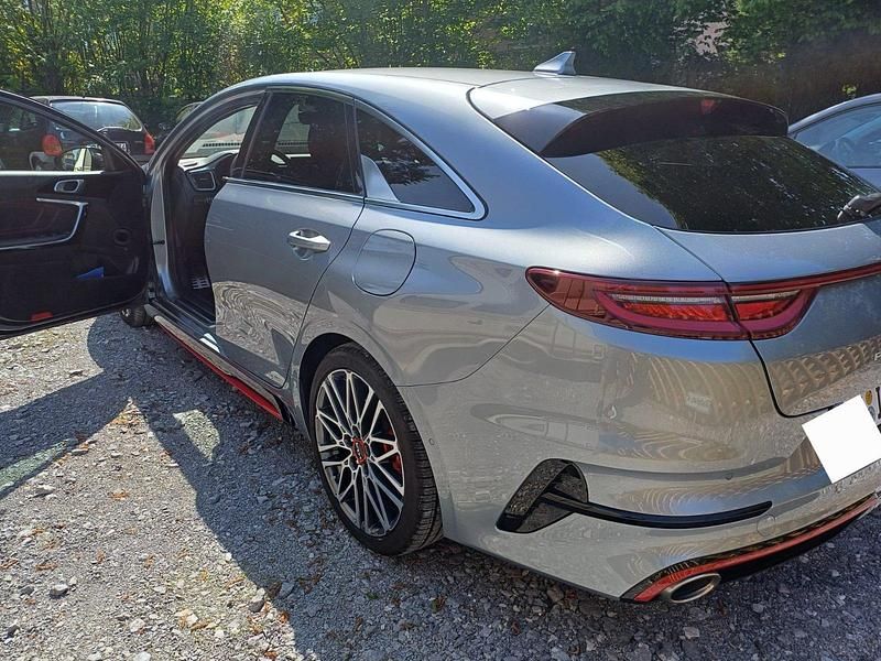 Gebraucht Kia ProCeed 204 PS (150 kW) 2024 Grau Kombi