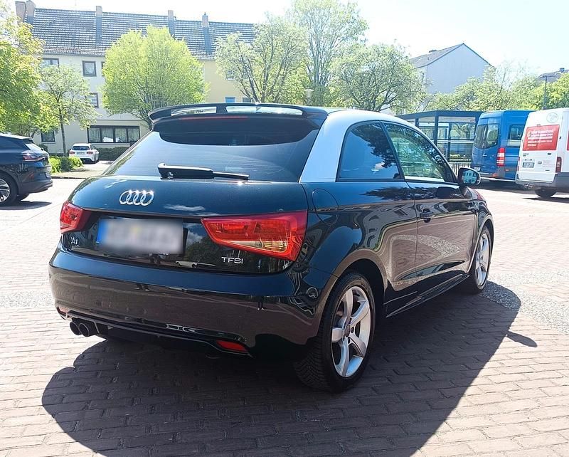 Gebraucht Audi A1 S-Line 122 PS (89 kW) 2010 Schwarz Kleinwagen