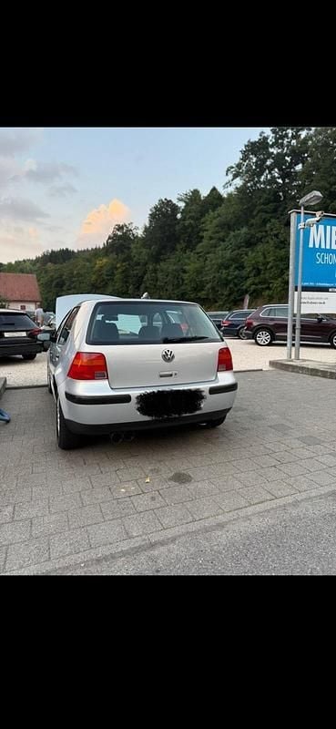 Gebraucht VW Golf IV 100 PS (73 kW) 1999 Silber Kleinwagen