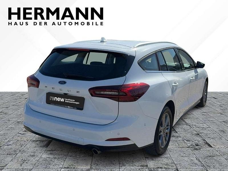 Gebraucht Ford Focus Titanium 125 PS (91 kW) 2023 Weiß Limousine