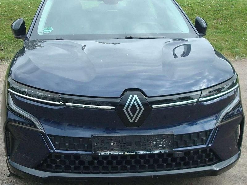 Gebraucht Renault Megane E-Tech Equilibre 96 kW (131 PS) 2022 Nacht  blau Limousine