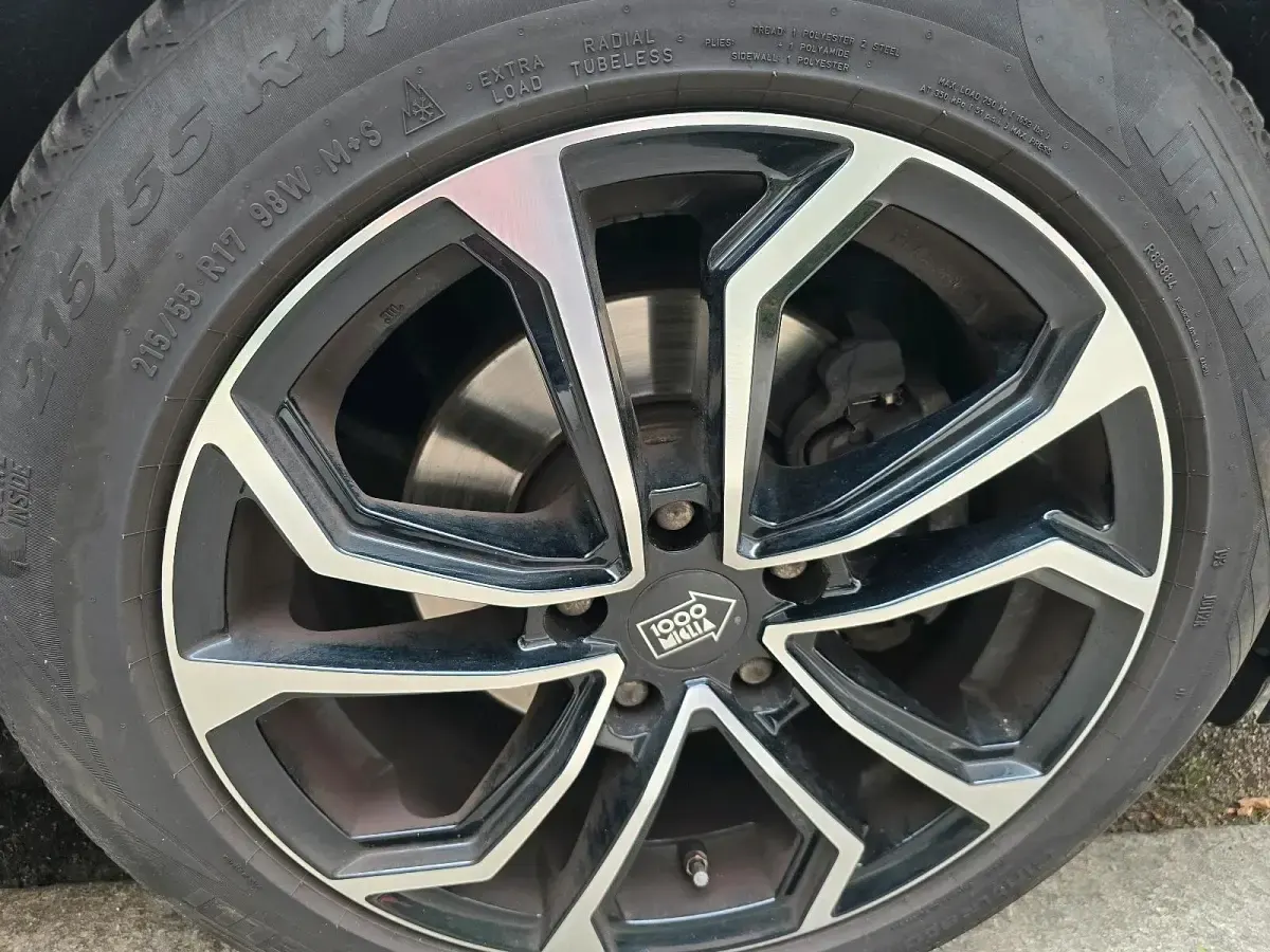 Gebraucht Toyota Avensis 147 PS (108 kW) 2017 Schwarz Kombi