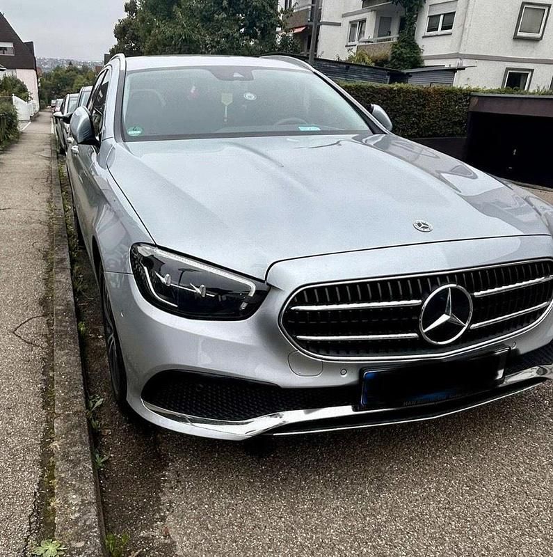 Grau Gebraucht 2021 Mercedes E220 Avantgarde Kombi | 25.100 € (Superpreis) - Bild 1/4