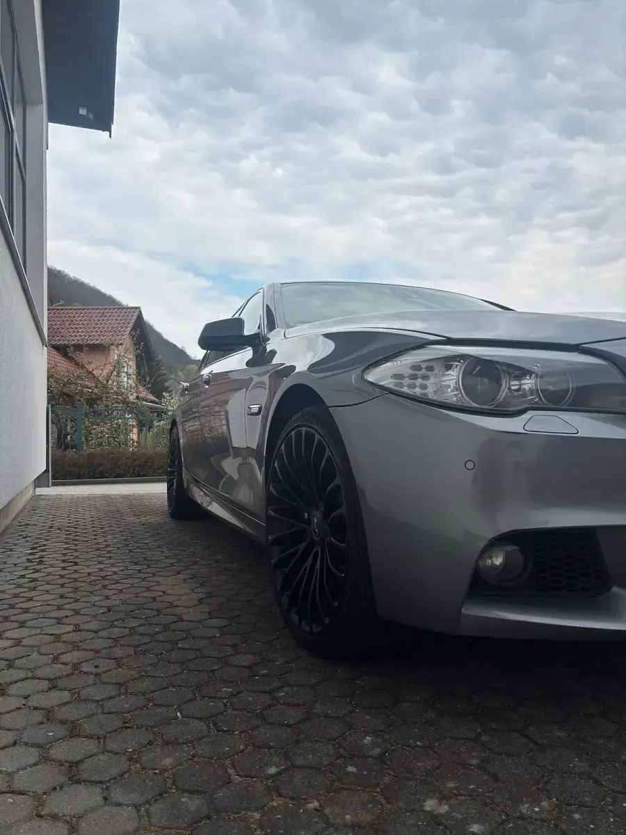 Gebraucht BMW 525 M Sport 204 PS (150 kW) 2010 Grau Limousine