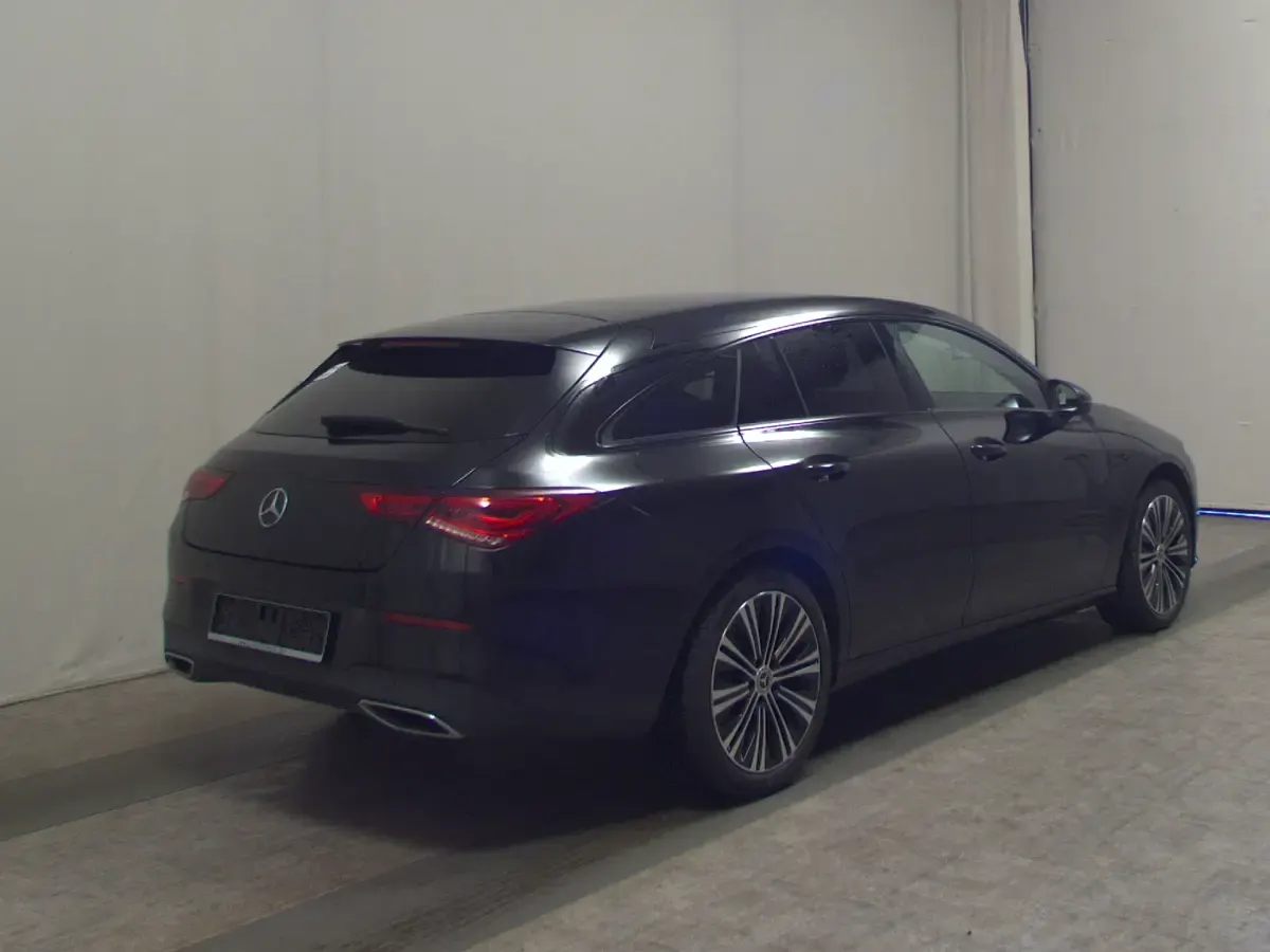 Gebraucht Mercedes CLA200 Shooting Brake Progressive 150 PS (110 kW) 2023 Schwarz Kombi