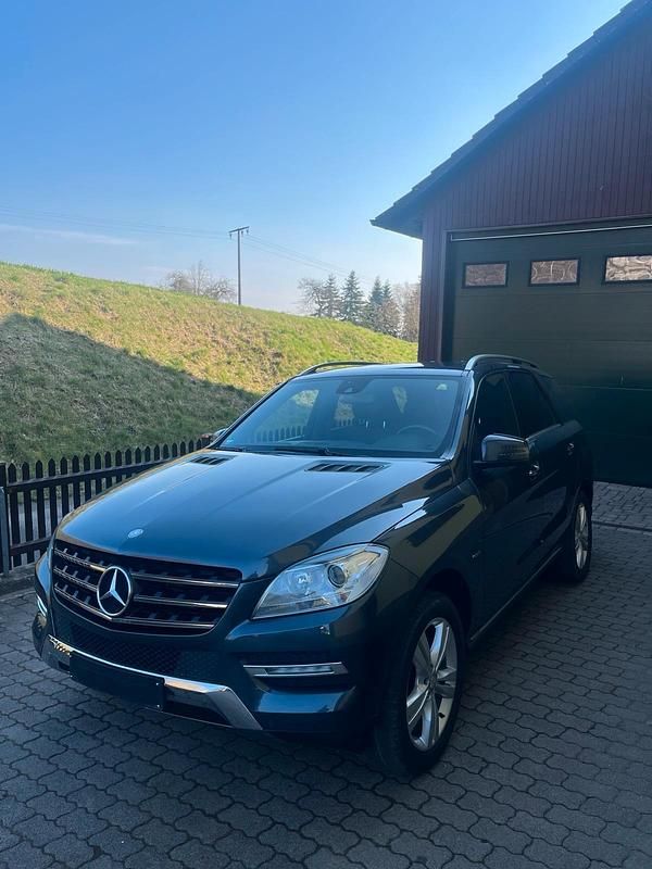 Gebraucht Mercedes ML250 204 PS (150 kW) 2011 Grau SUV
