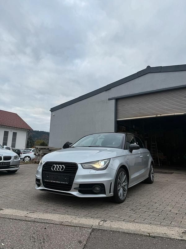Silber Gebraucht 2013 Audi A1 Sportback S-Line Kleinwagen | 8.950 € (Fairer Preis) - Bild 1/4