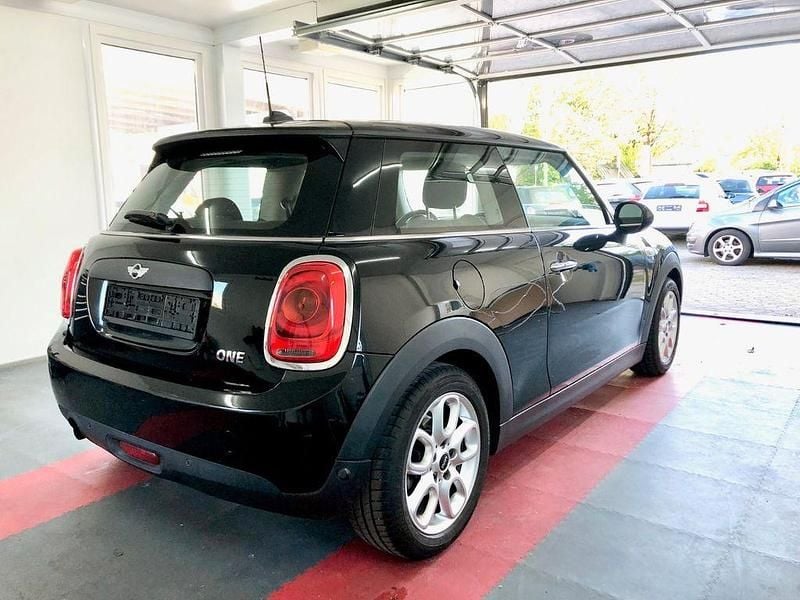 Second-hand Mini ONE 102 CP (75 kW) 2017 Negru Hatchback