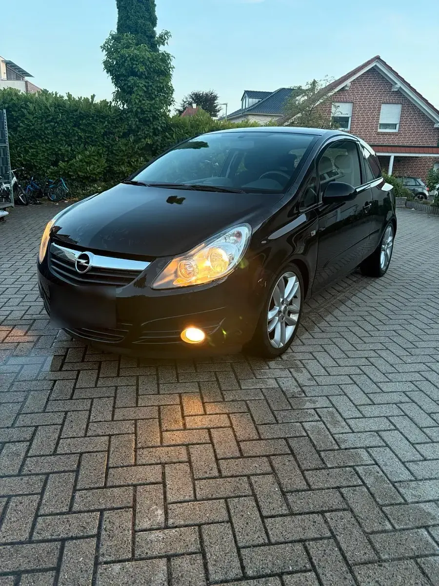 Gebraucht Opel Corsa 95 PS (69 kW) 2008 Kleinwagen