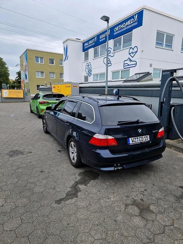 Blau Gebraucht 2009 BMW 523 Kombi | 3.850 € (Superpreis) - Bild 1/4