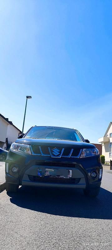 Schwarz Gebraucht 2015 Suzuki Vitara SUV | 14.000 € (Etwas zu teuer) - Bild 1/3