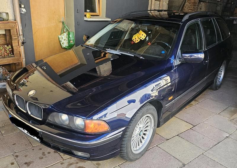 Blau Gebraucht 2000 BMW 523 Kombi | 2.200 € (Fairer Preis) - Bild 1/1