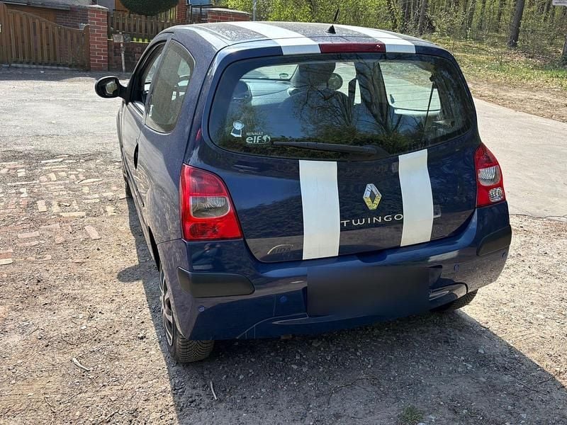 Second-hand Renault Twingo 70 CP (51 kW) 2008 Albastru Hatchback