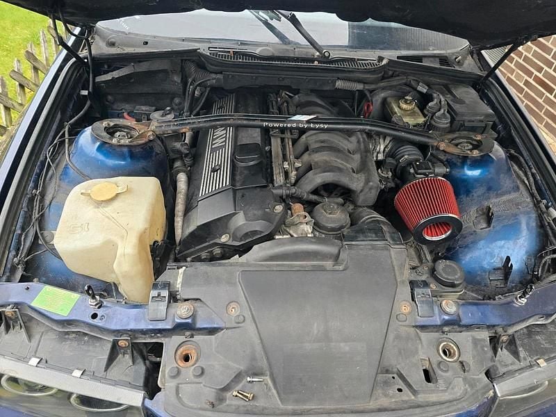 Gebraucht BMW 320 Basis 150 PS (110 kW) 1997 Blau Kombi