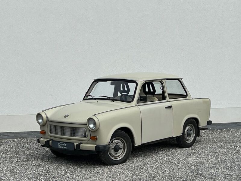 Weiß Gebraucht 1987 Trabant 601 Limousine | 4.499 € - Bild 1/4