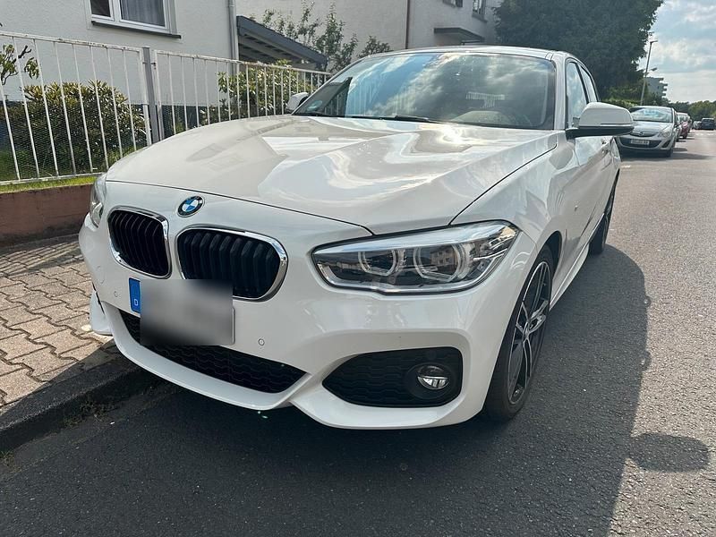 Weiß Gebraucht 2018 BMW 120 M Sport Kleinwagen | 19.000 € (Fairer Preis) - Bild 1/4