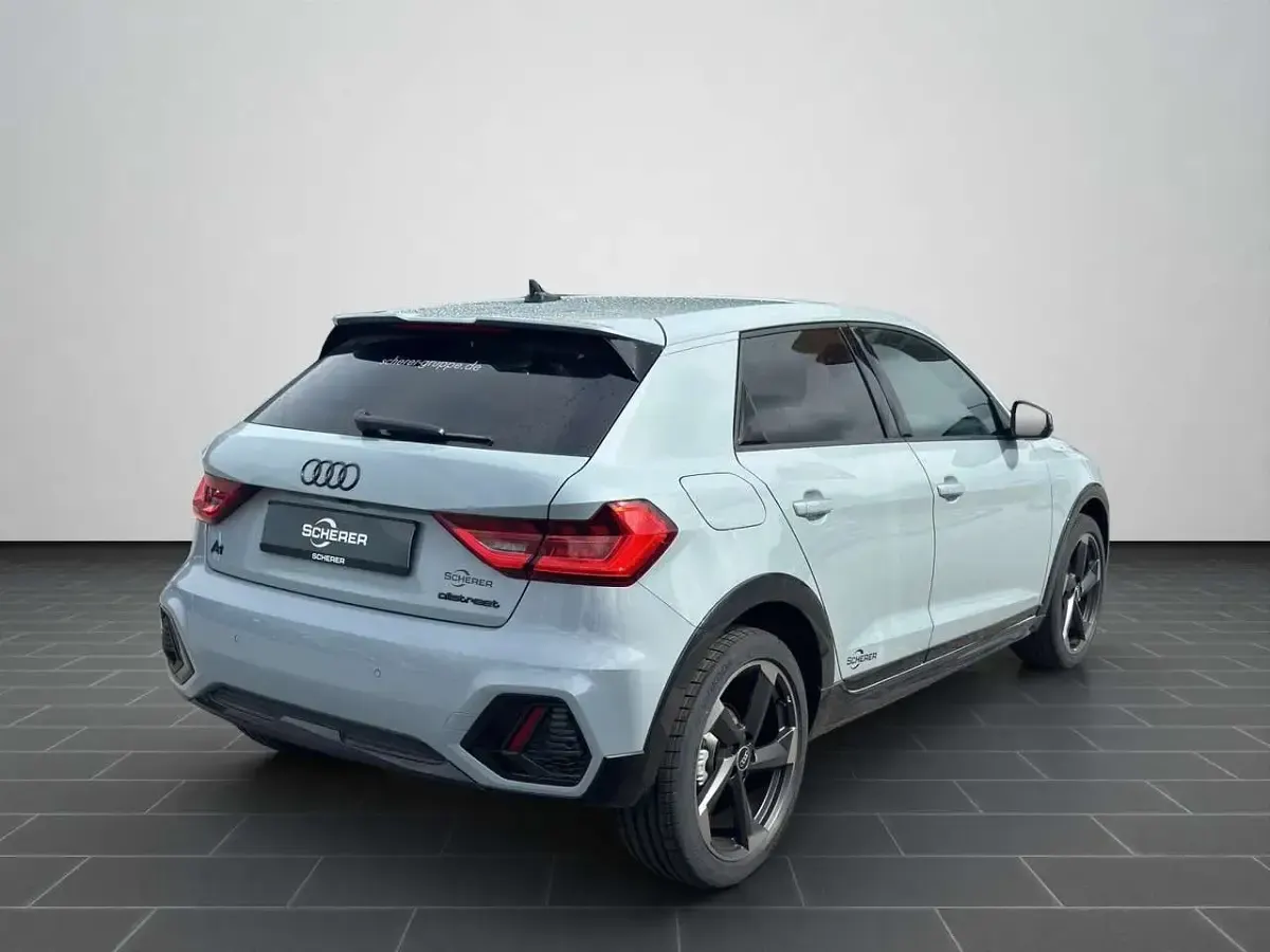 Gebraucht Audi A1 Advanced 150 PS (110 kW) 2026 Pfeilgrau perleffekt (metallic) SUV