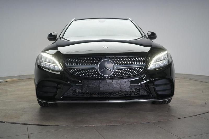 Gebraucht Mercedes C300e AMG 194 PS (142 kW) 2019 Schwarz Limousine