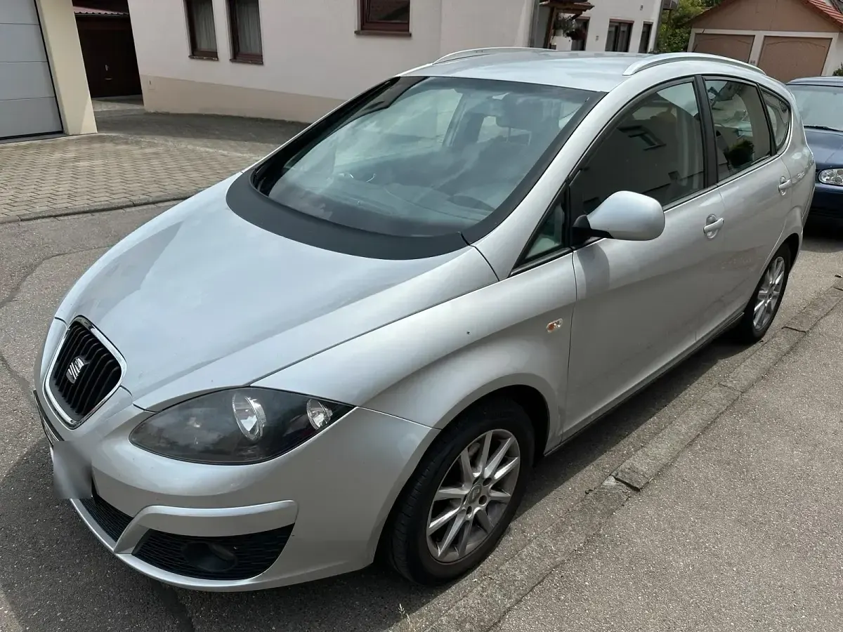 Gebraucht Seat Altea XL 106 PS (77 kW) 2011 Silber Van / Kleinbus
