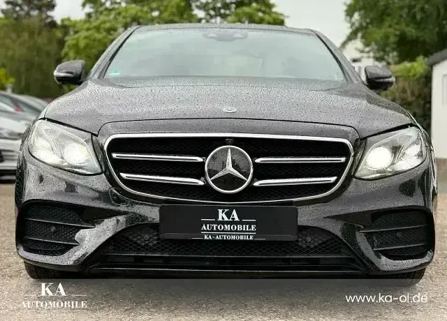 Gebraucht Mercedes E300 AMG line 245 PS (180 kW) 2019 Schwarz Limousine