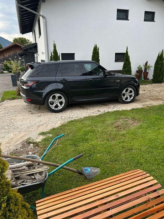 Grau Gebraucht 2019 Land Rover Range Rover Sport SUV | 43.400 € (Guter Preis) - Bild 1/4