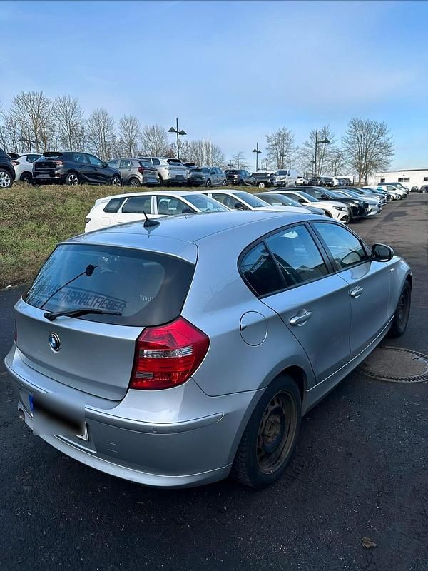 Gebraucht BMW 118 142 PS (104 kW) 2011 Silber Kleinwagen