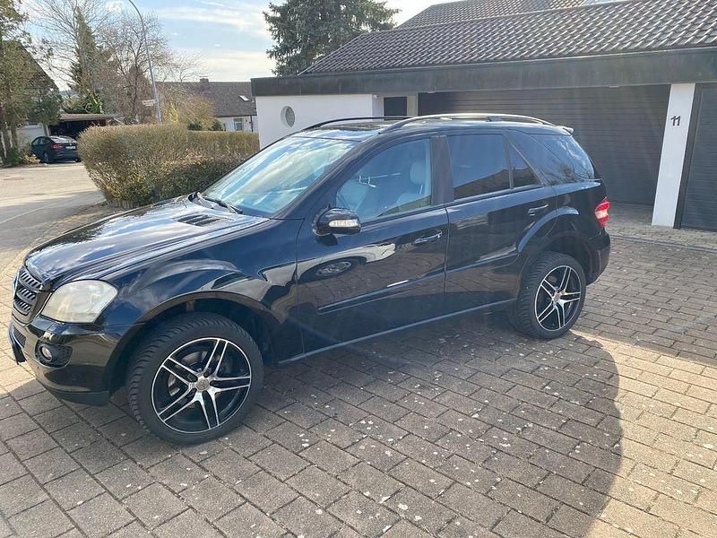 Gebraucht Mercedes ML350 272 PS (200 kW) 2007 Schwarz SUV