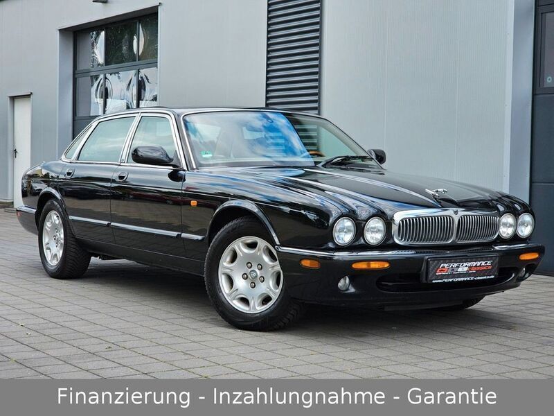 Schwarz Gebraucht 2000 Jaguar XJ8 Sovereign Limousine | 8.990 € (Guter Preis) - Bild 1/4