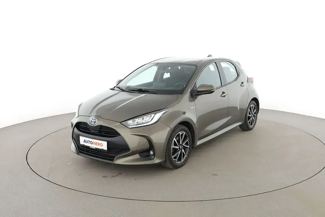 Second-hand Toyota Yaris Hybrid Club 2020 Berlinǎ