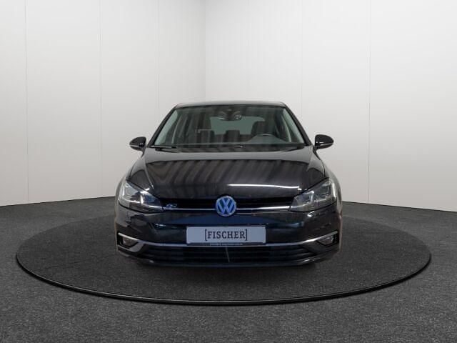 Second-hand VW Golf VII Join 131 CP (96 kW) 2018 Negru Berlinǎ