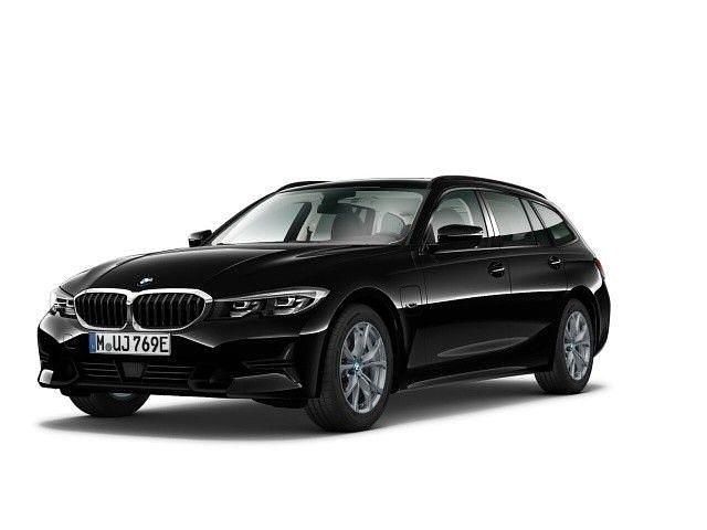 Schwarz Gebraucht 2021 BMW 330e Sport Line Kombi | 25.930 € (Superpreis) - Bild 1/4