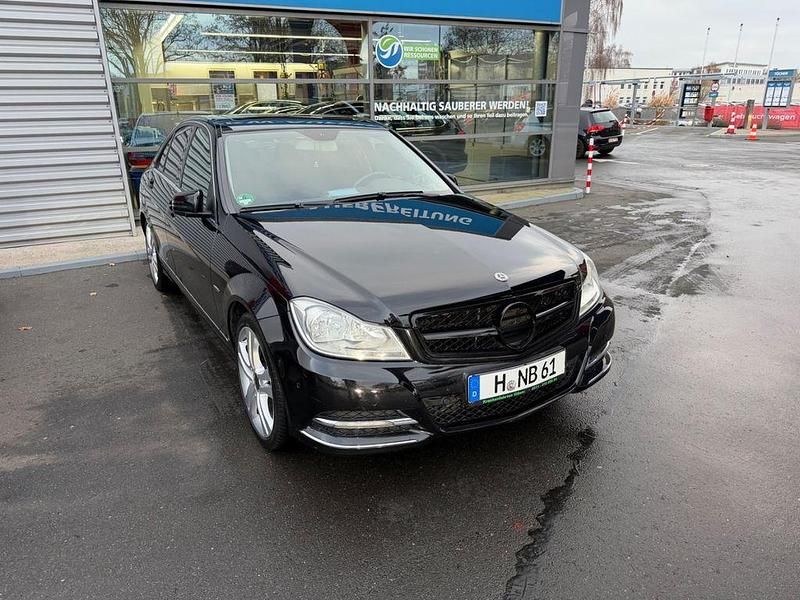 Schwarz Gebraucht 2012 Mercedes C220 Limousine | 9.499 € (Fairer Preis) - Bild 1/4