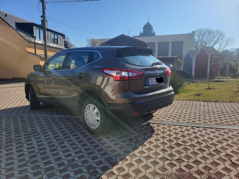 Braun Gebraucht 2015 Nissan Qashqai SUV | 13.000 € (Fairer Preis) - Bild 1/4