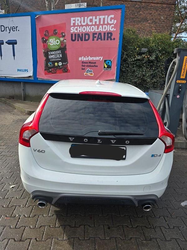 Gebraucht Volvo V60 R-Design 190 PS (139 kW) 2018 Weiß Kombi